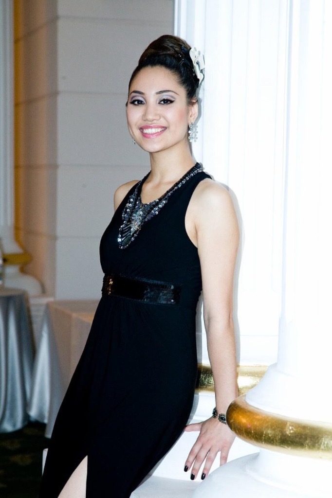 «Жұлдыздар: танымалдыққа дейін және қазір…» Зарина Кармен жас кезіндегі ескі фотосуретін көрсетті