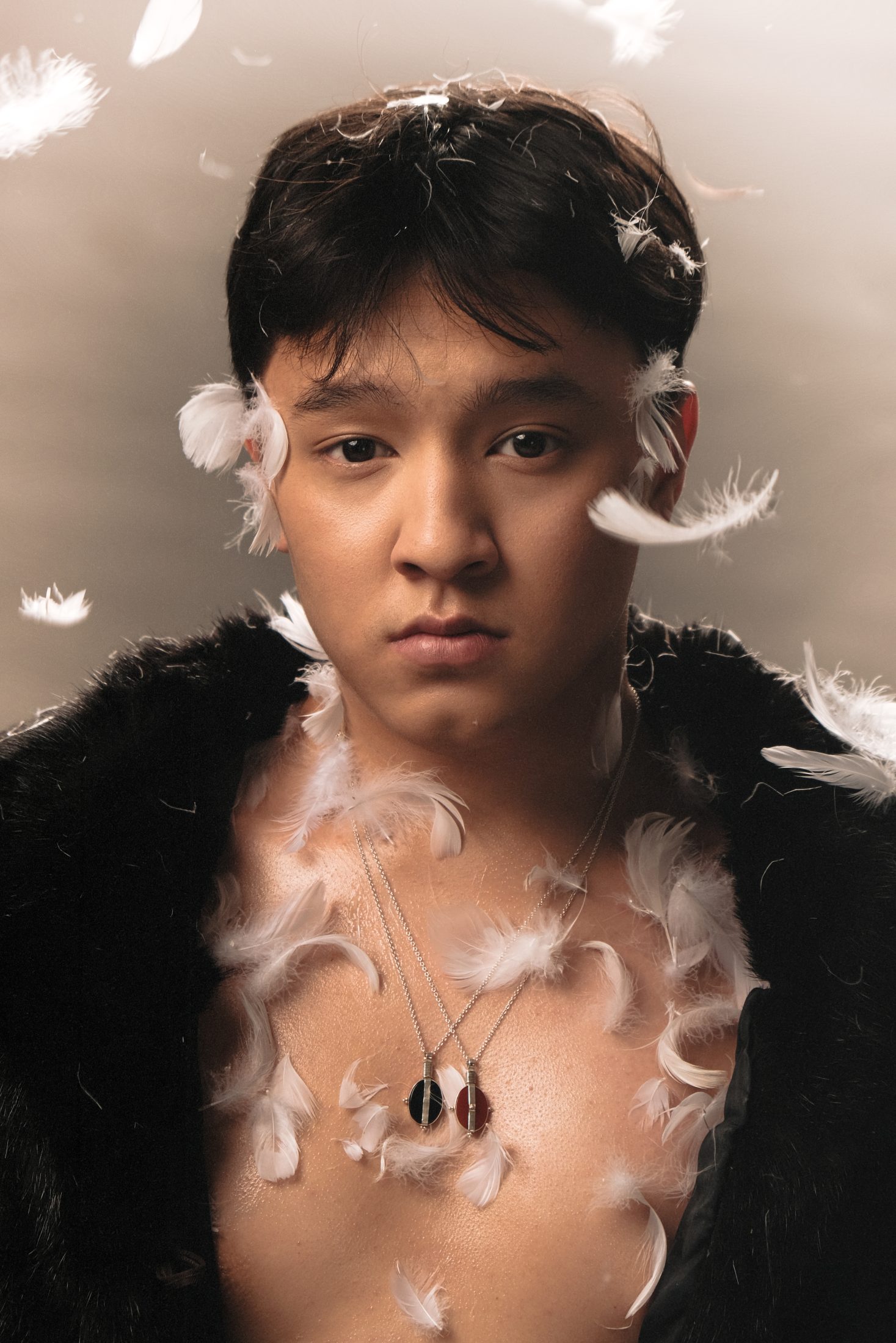 «Дұрыс феминизм түсінігі»: Салтанат Бақаеваның алғашқы продюсерлік жобасы – Zuleikha спектаклі, әйелдердің қоғамдағы орны және актерлік каст жайында