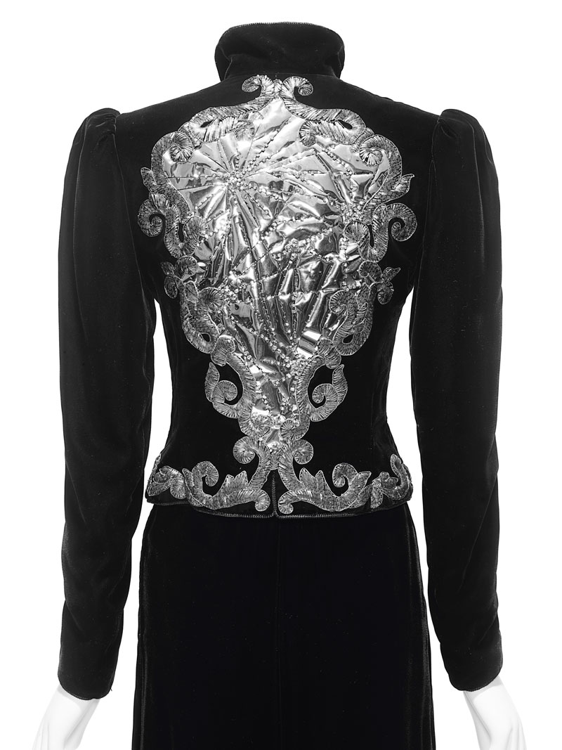 Сұлулық – ұсақ-түйекте: әлемдік дизайнерлер топтамаларындағы қазақ оюлары