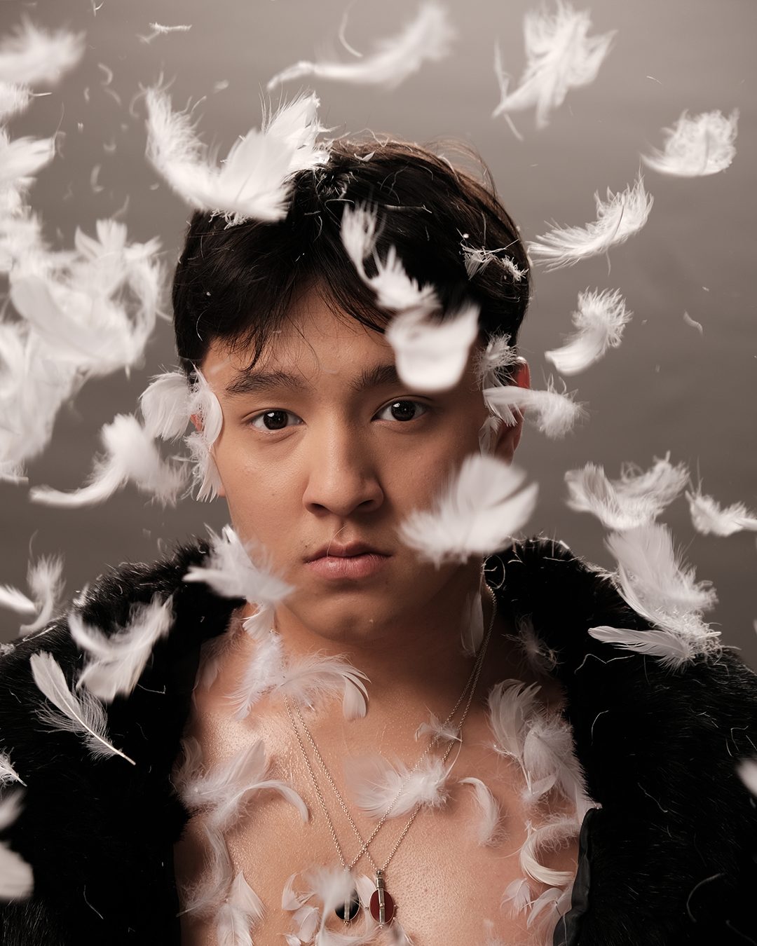 «Дұрыс феминизм түсінігі»: Салтанат Бақаеваның алғашқы продюсерлік жобасы – Zuleikha спектаклі, әйелдердің қоғамдағы орны және актерлік каст жайында