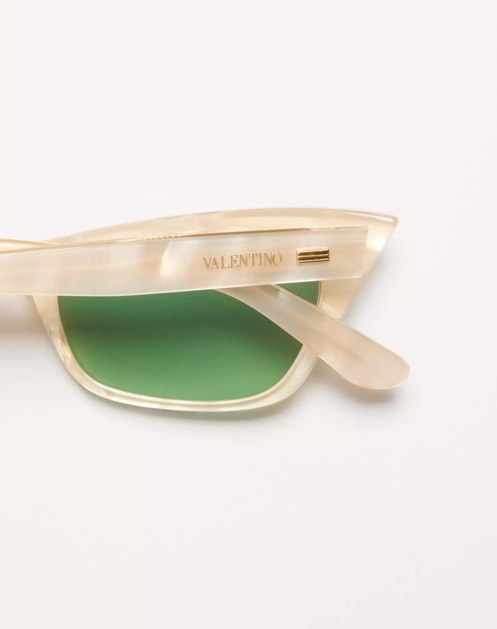коллекция очков Valentino
