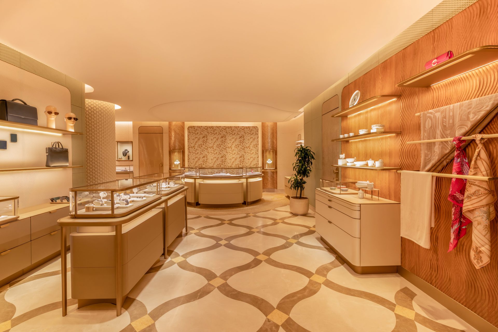 бутик Cartier в Алматы 