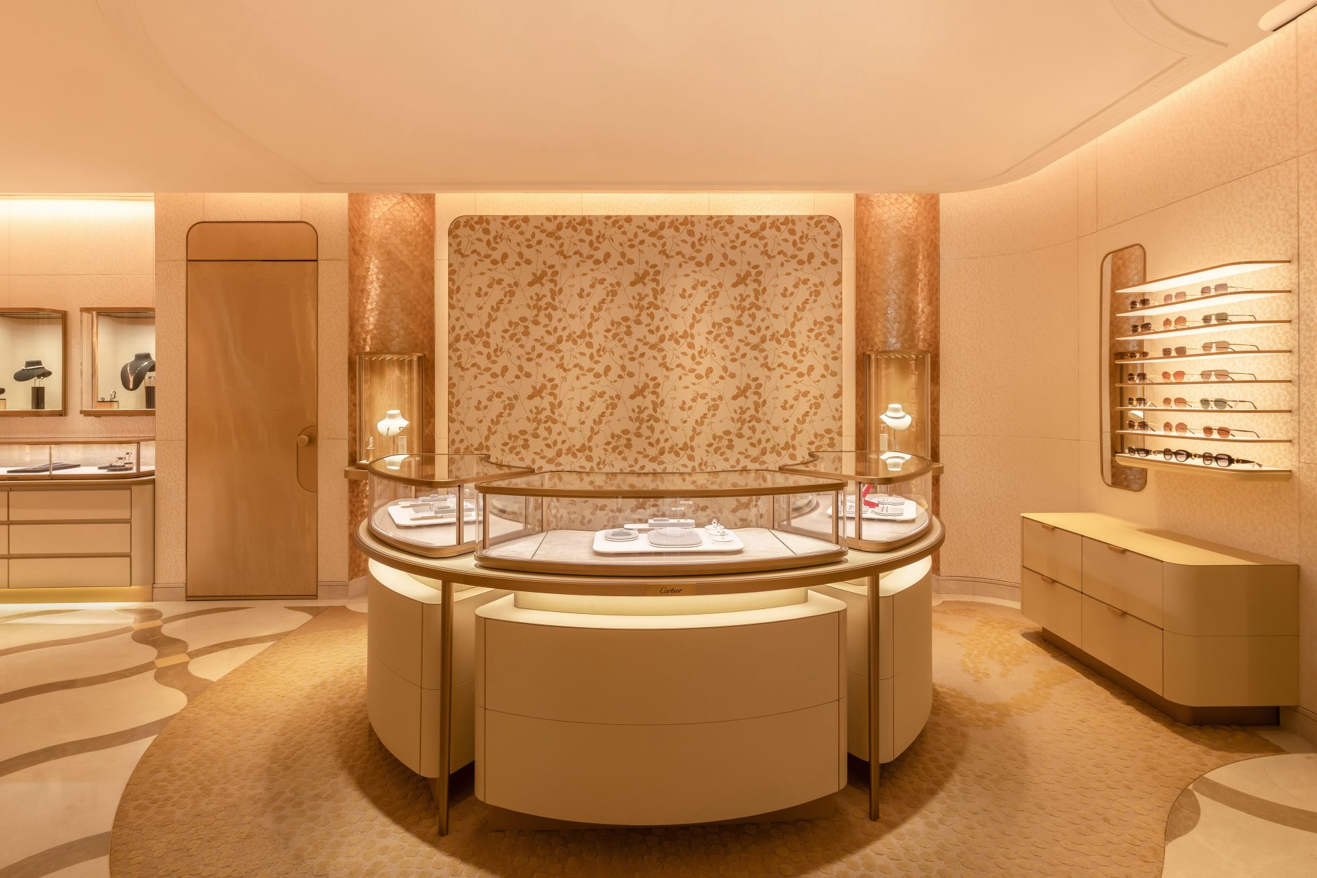 бутик Cartier в Алматы 